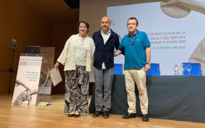 Reconocimiento a los familiares de Caracuel y Guillén en el congreso de Santander